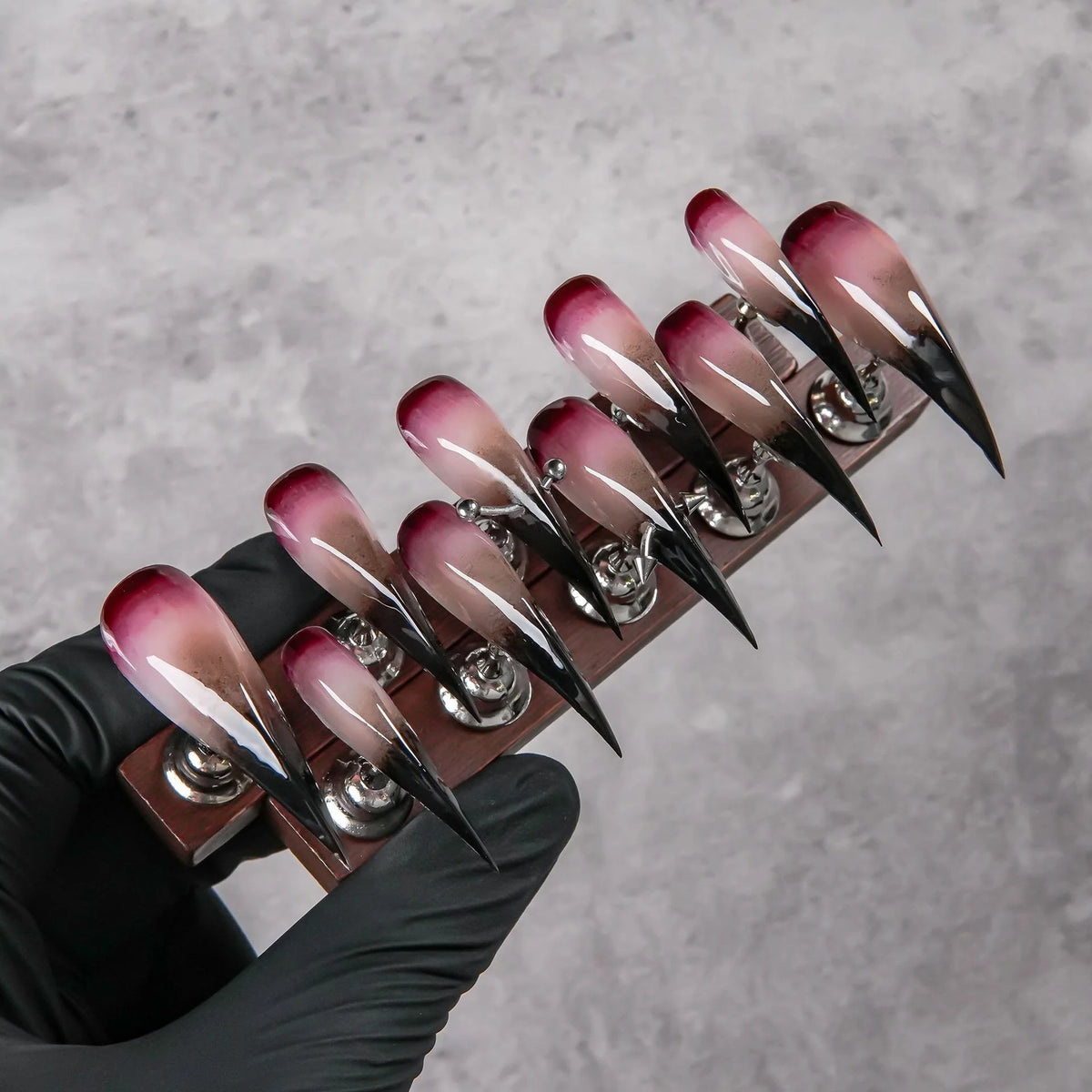 Press-On Nail Set Stiletto Gradient Adhesive Tabs