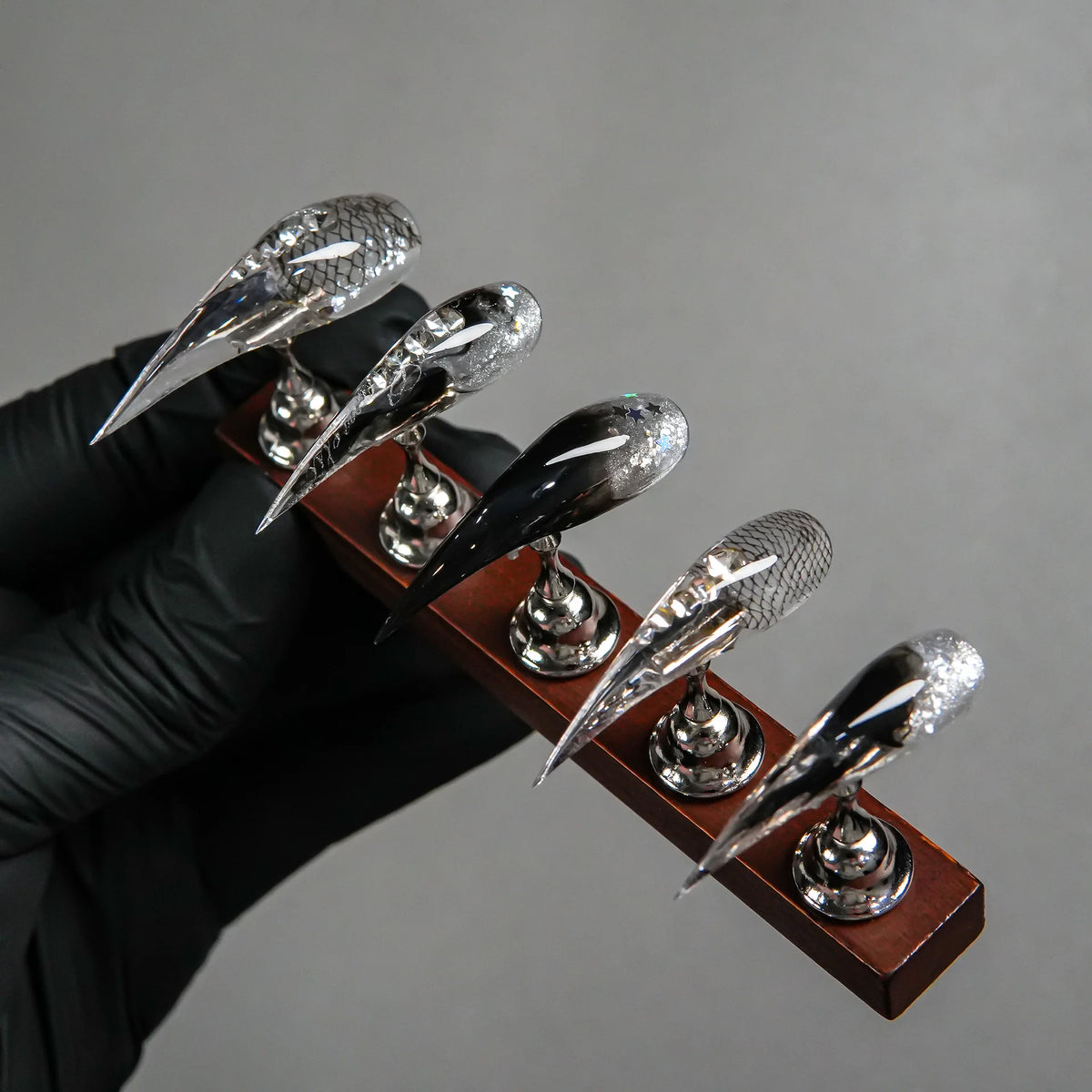 Press-On Nail Set Stiletto Intricate Nail Art Reusable