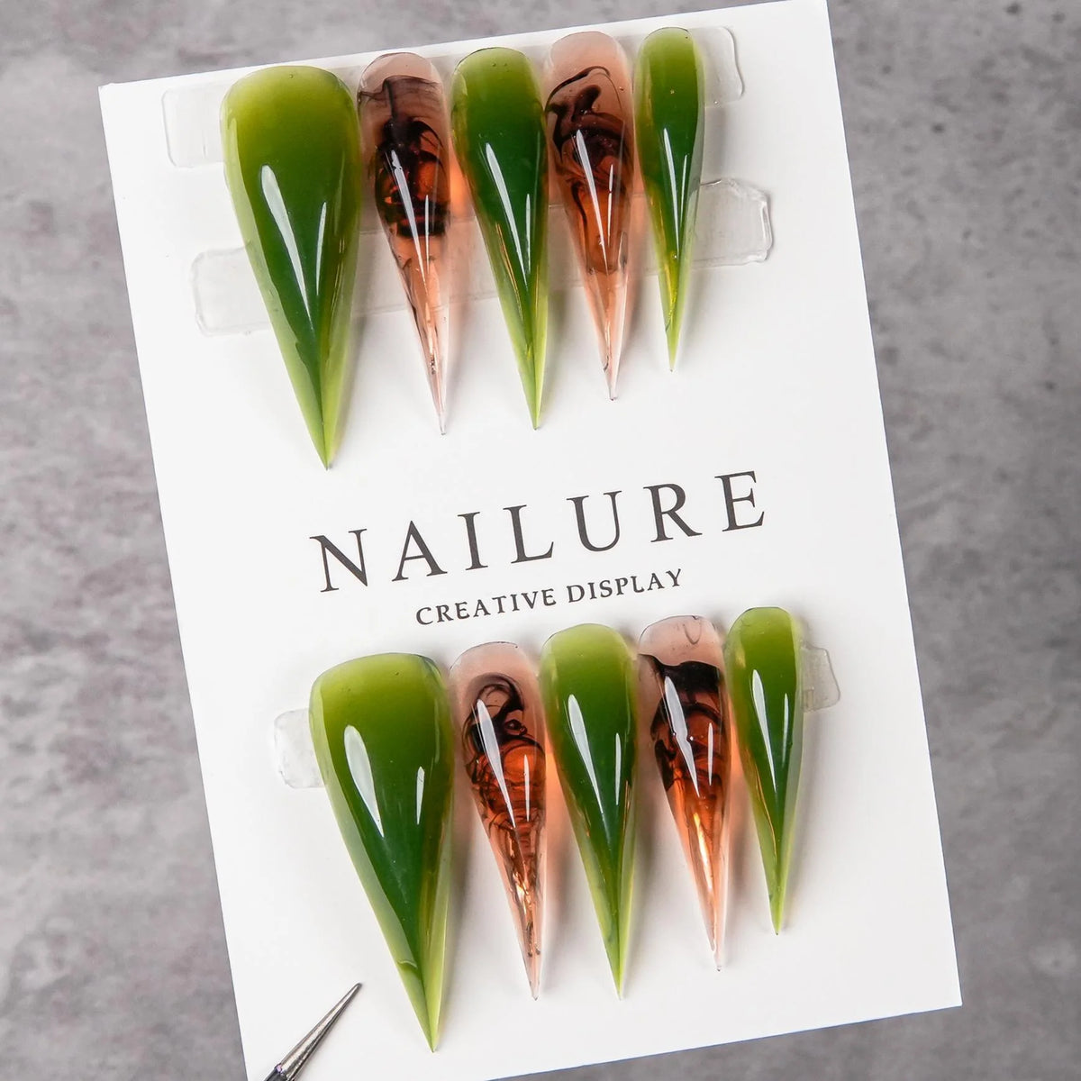 Press-On Nail Set Stiletto Shape & Artistic Patterns