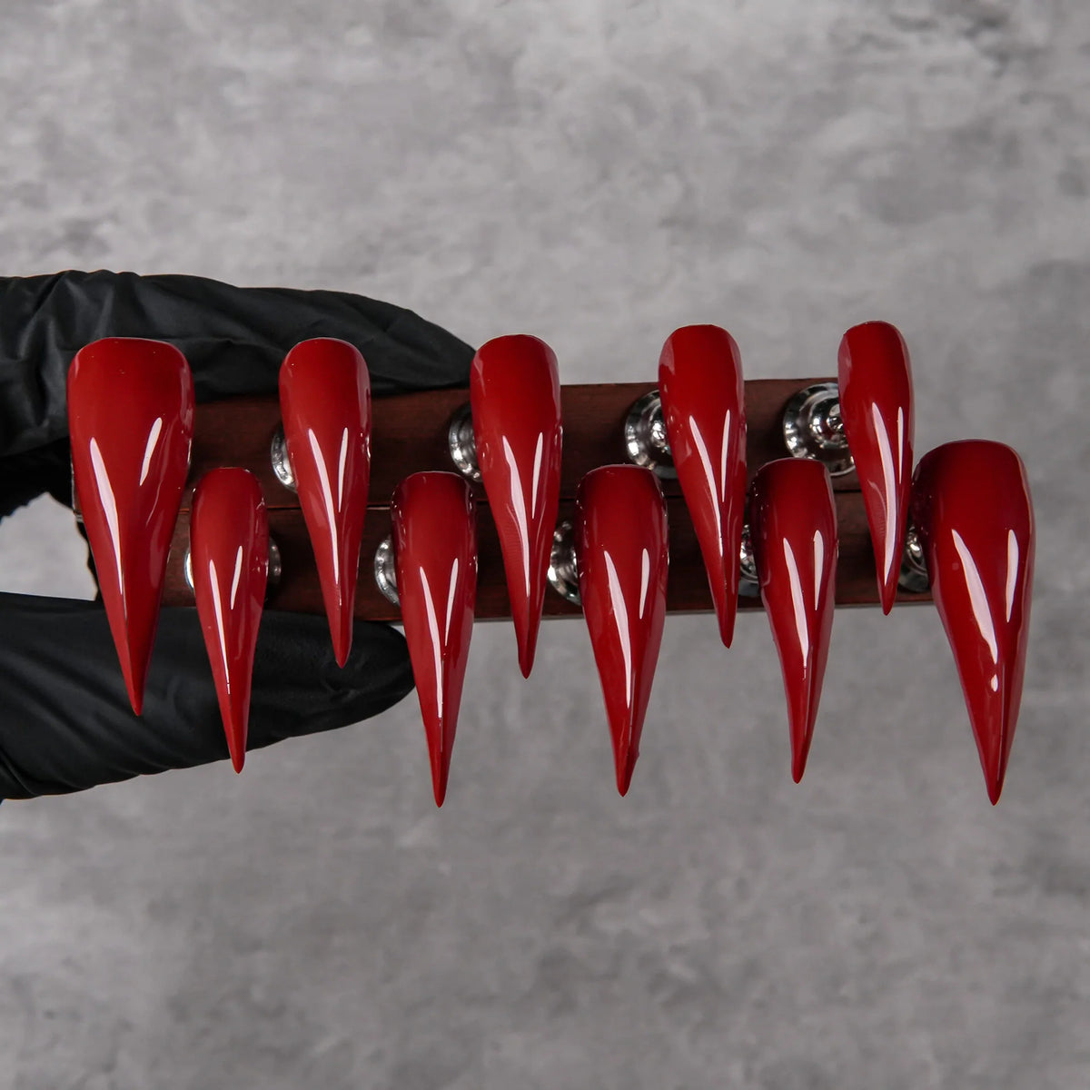 Press-On Nail Set Stiletto Shape High-Gloss Peel-And-Press
