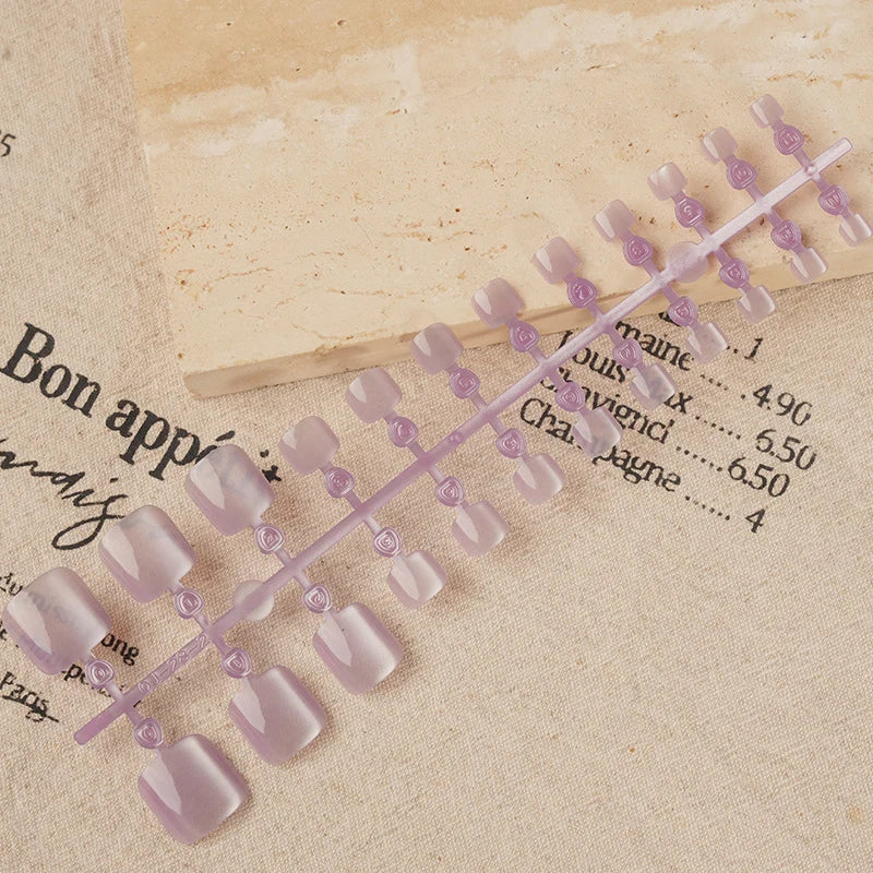 Press-On Nail Set Trendy Designs Reusable & Comfortable Fit