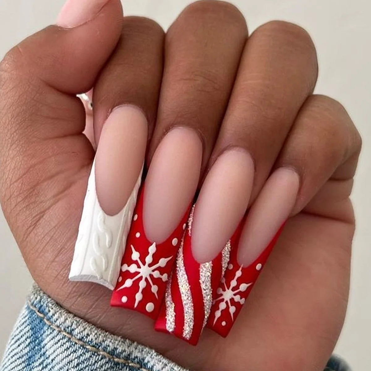 Press-On Nail Set Winter Snowflake Designs Easy Application