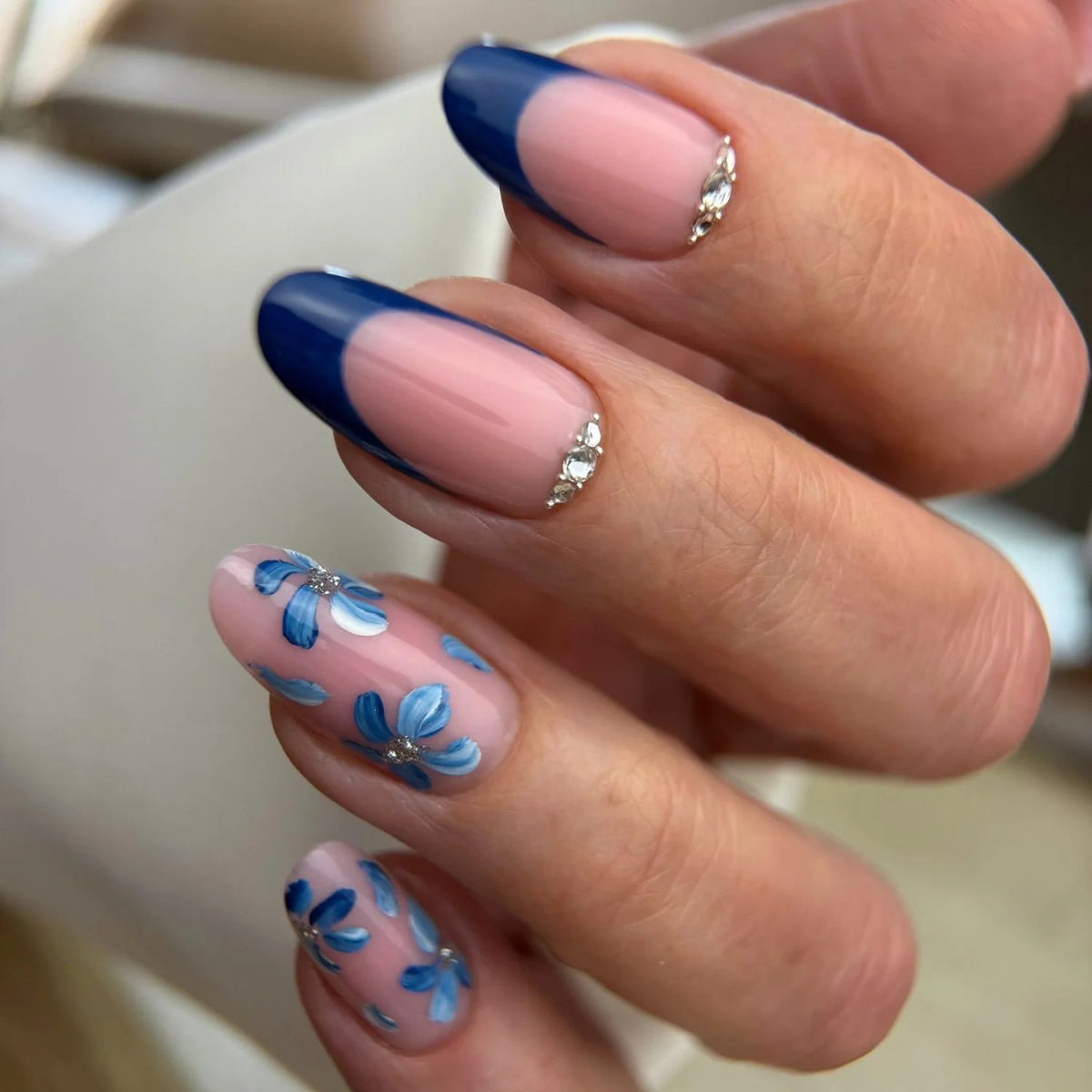 Press-On Nail Tips 30 Piece Jelly Glue & File