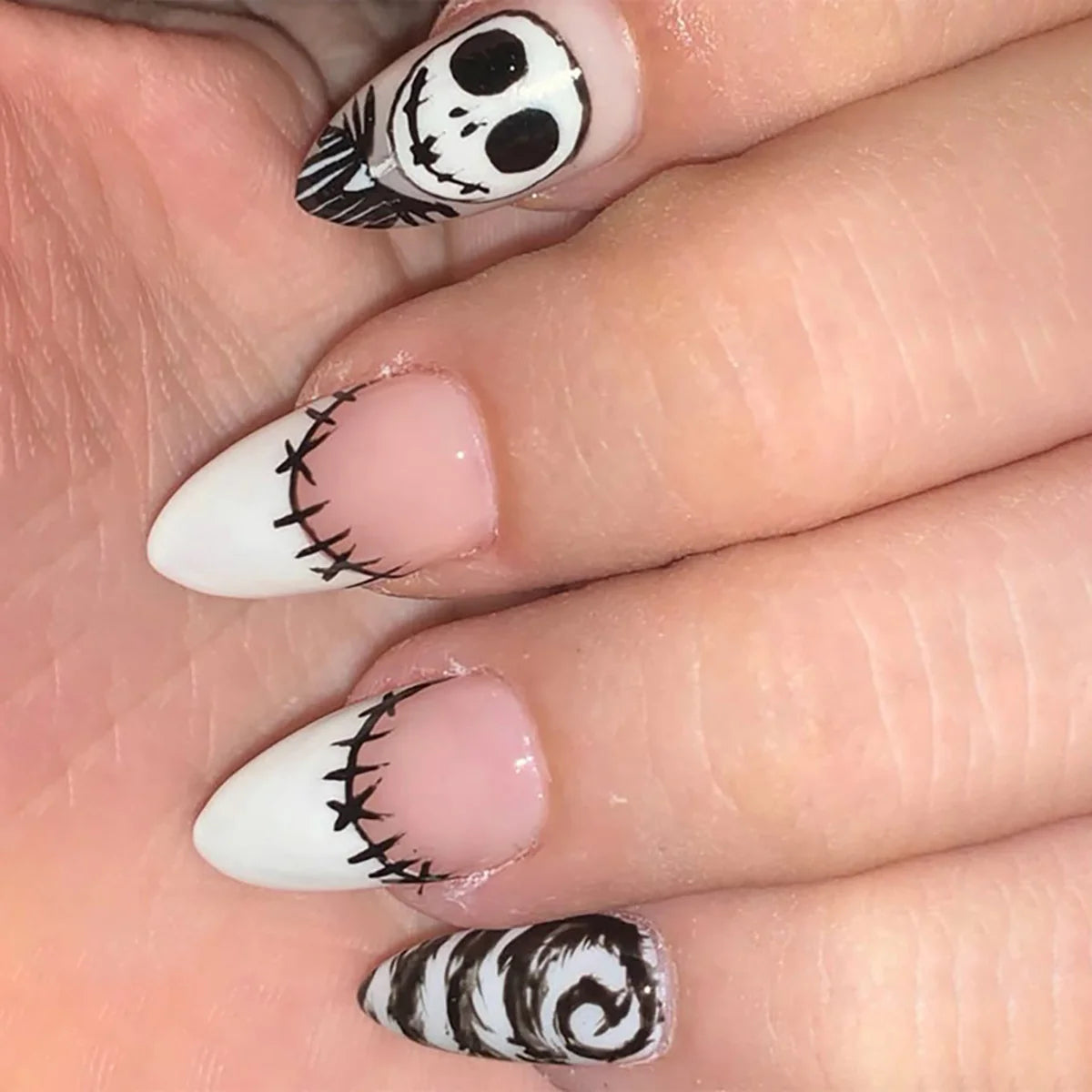Press-On Nail Tips Artistic Designs Reusable & Snug Fit