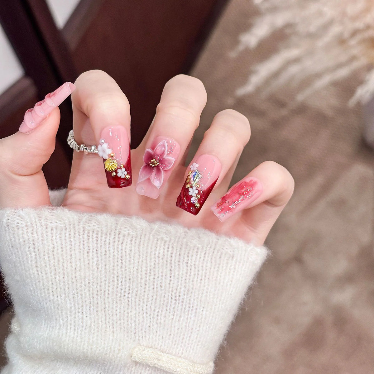 Press-On Nail Tips Floral Design Glue-Free & Reusable