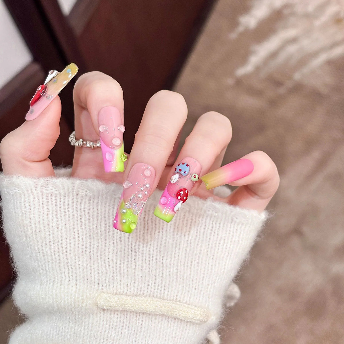 Press-On Nail Tips Floral Design Quick Application Long-Lasting