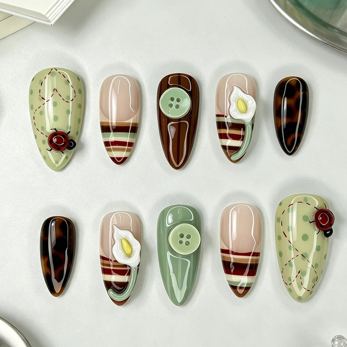 Press-On Nail Tips Lavender 24-Piece Jelly Glue & Nail File