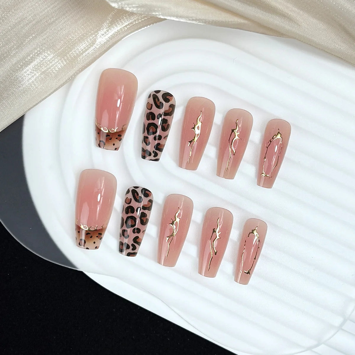 Press-On Nail Tips Self-Adhesive Artistic Lightweight