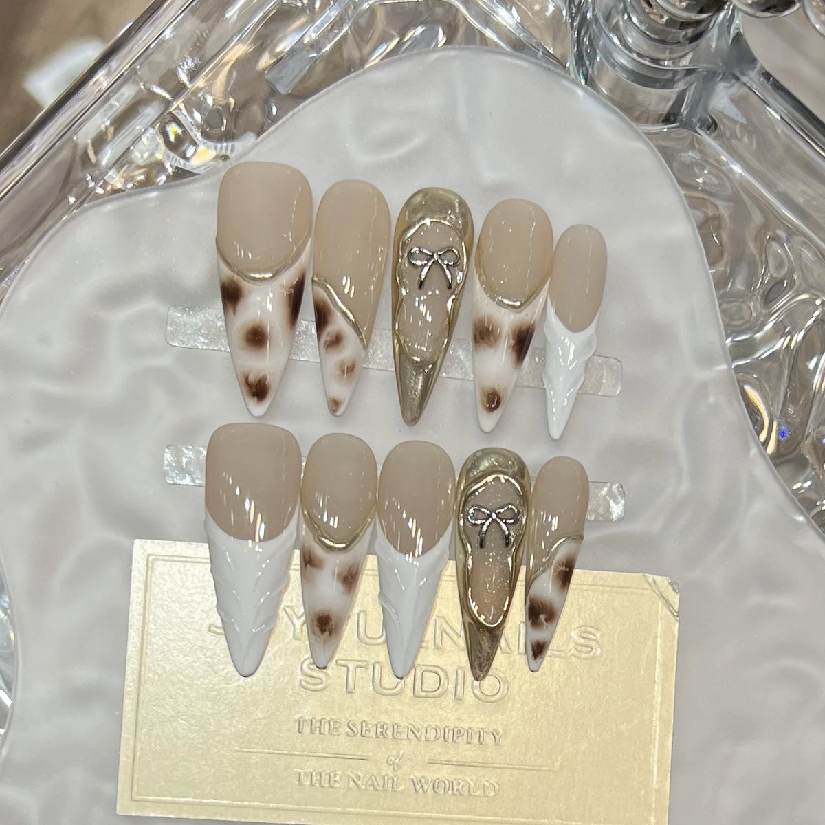 Press-On Nails Almond-Shape Easy Application