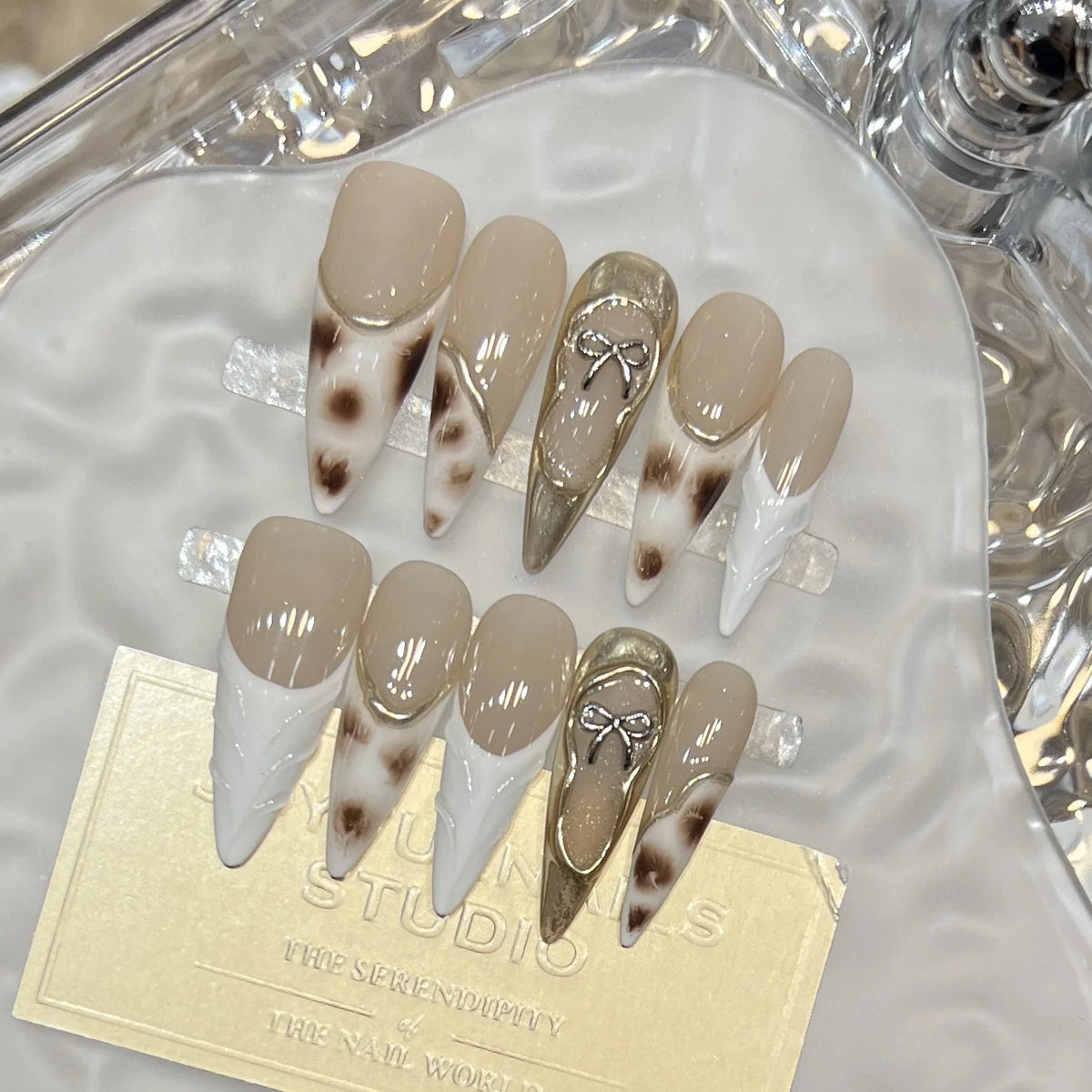 Press-On Nails Almond-Shape Easy Application