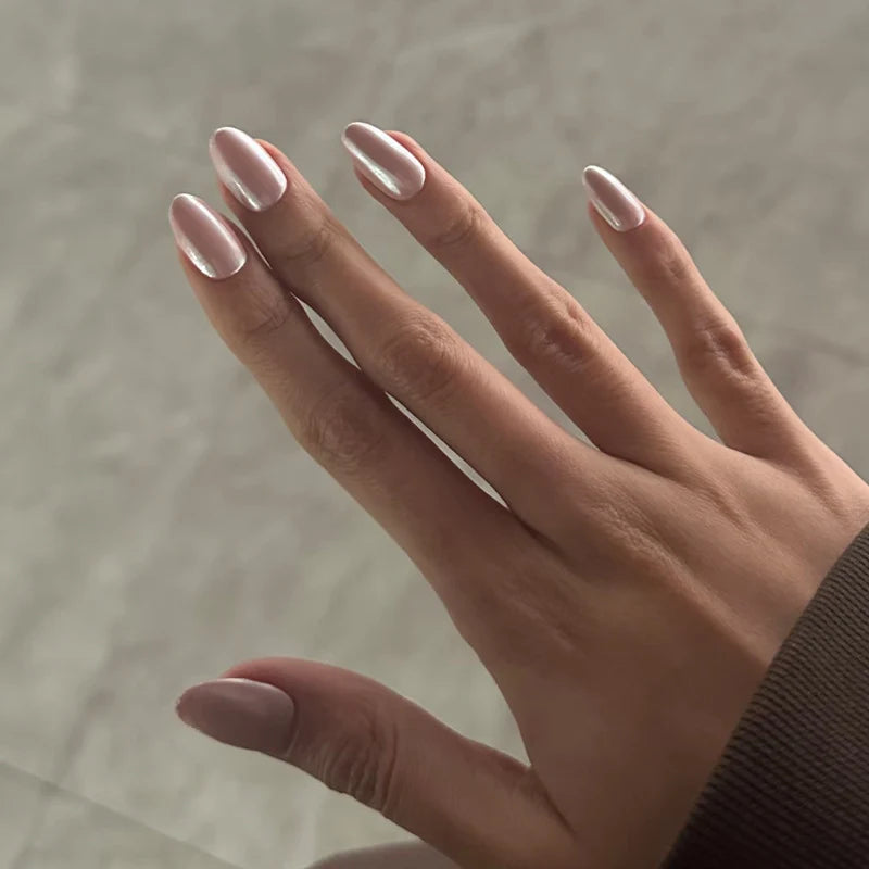 Press-On Nails Almond-Shaped Luxe Gloss Reusable