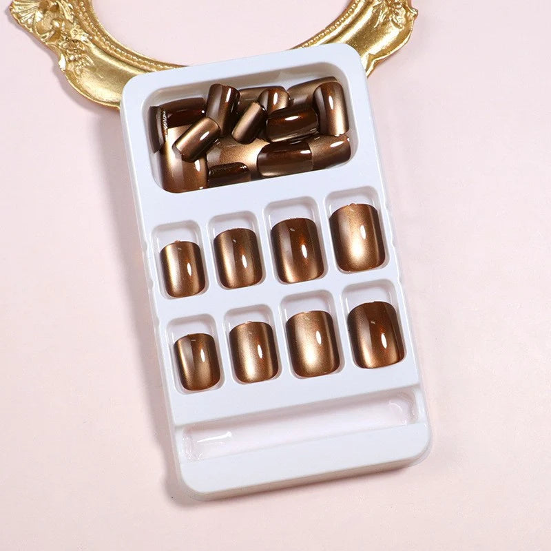 Press-On Nails Almond-Shaped Ombré Self-Adhesive & Reusable