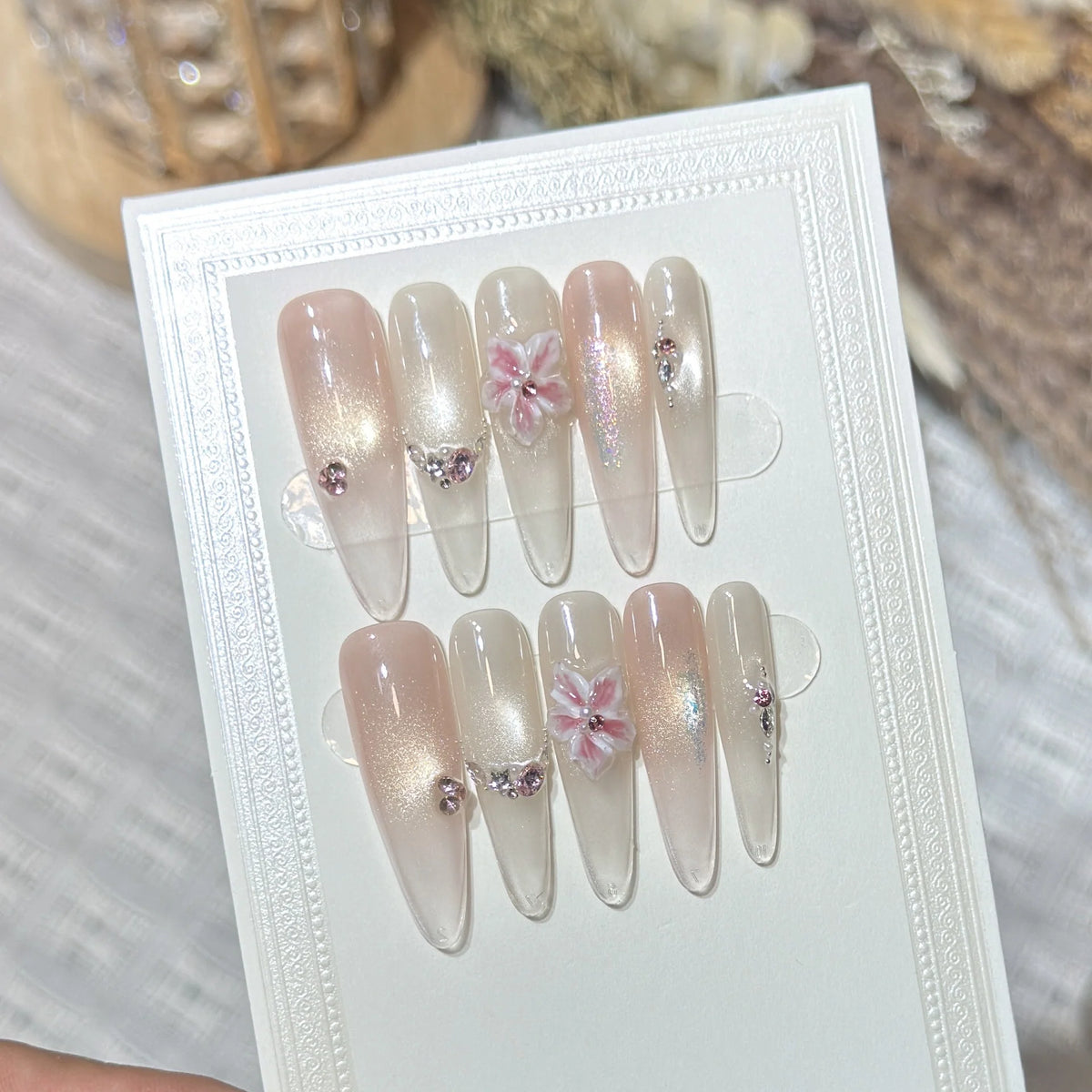 Press-On Nails Artistic Floral Tips Shimmering Long-Lasting Easy Application