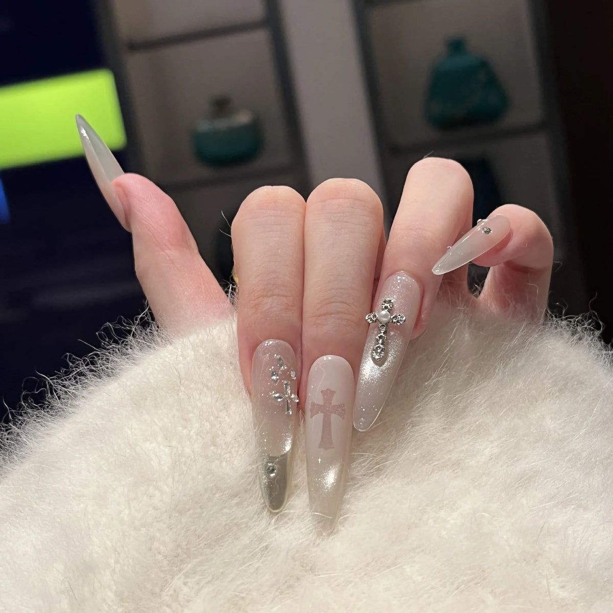 Press-On Nails Cross Accent Reusable & Comfortable Fit