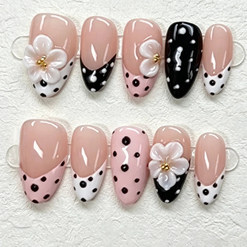 Press-On Nails Elegant Floral Design Easy Application & Comfortable Fit