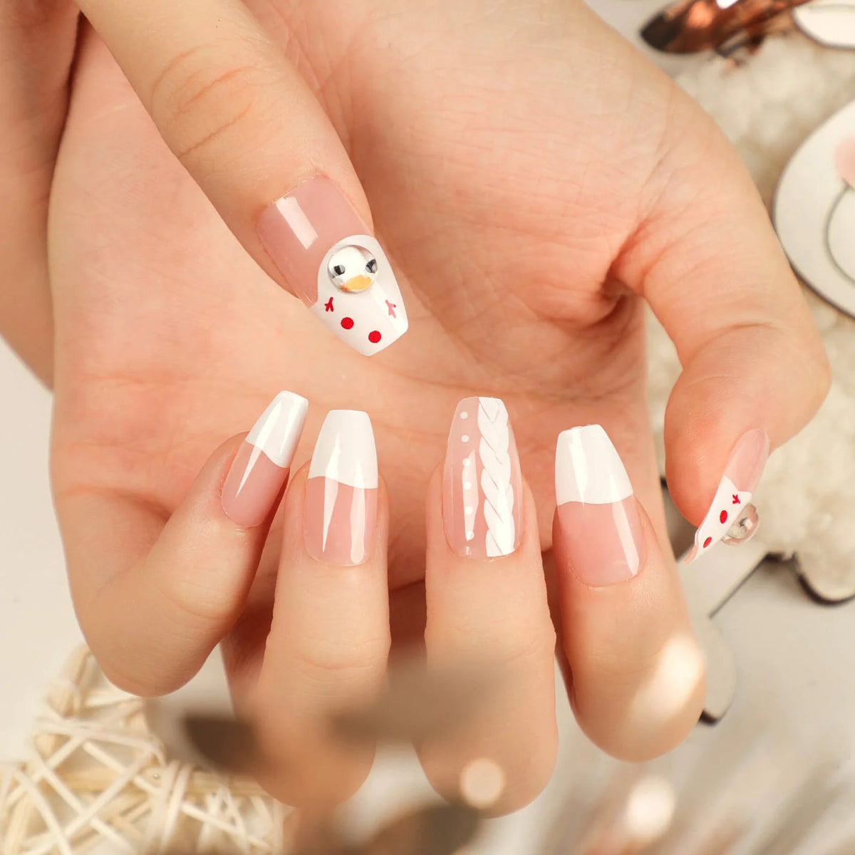 Press-On Nails Festive Winter Design Easy-Apply Adhesive