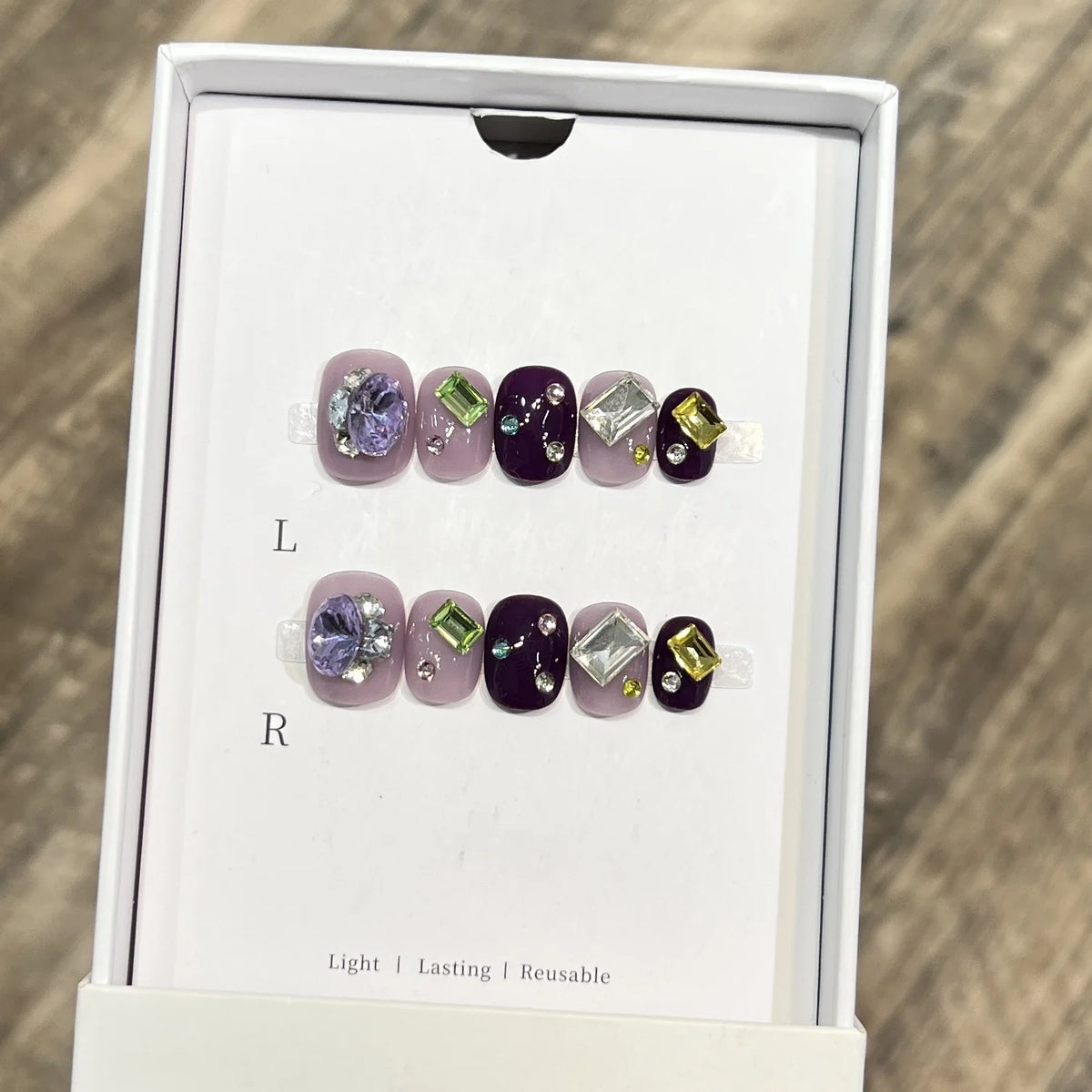 Press-On Nails Floral Accent Reusable Long-Lasting Hold