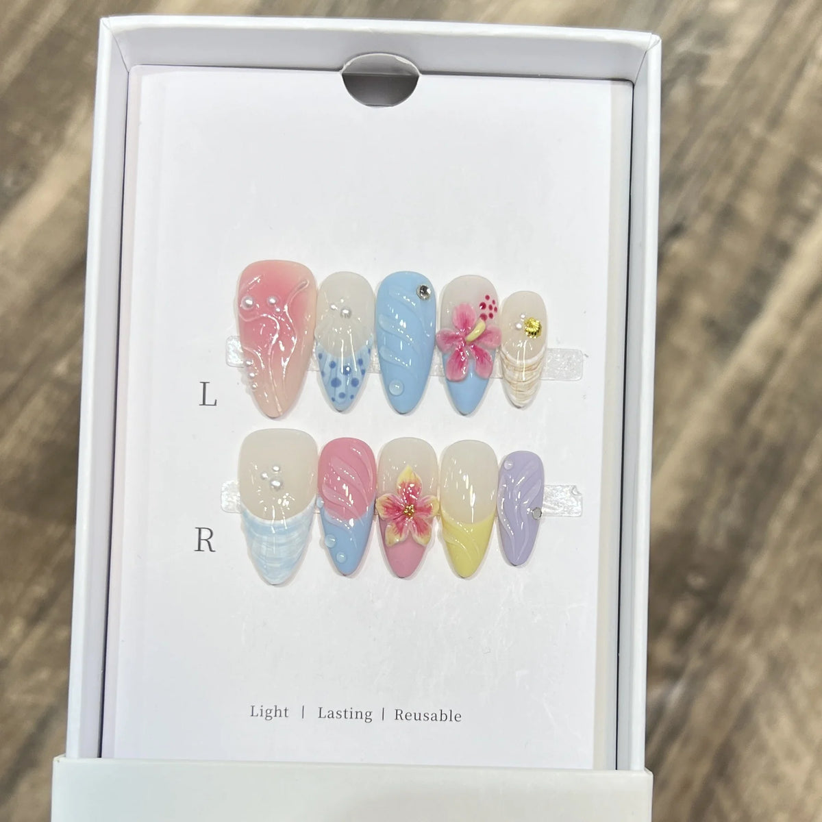 Press-On Nails Floral Accent Reusable Long-Lasting Hold