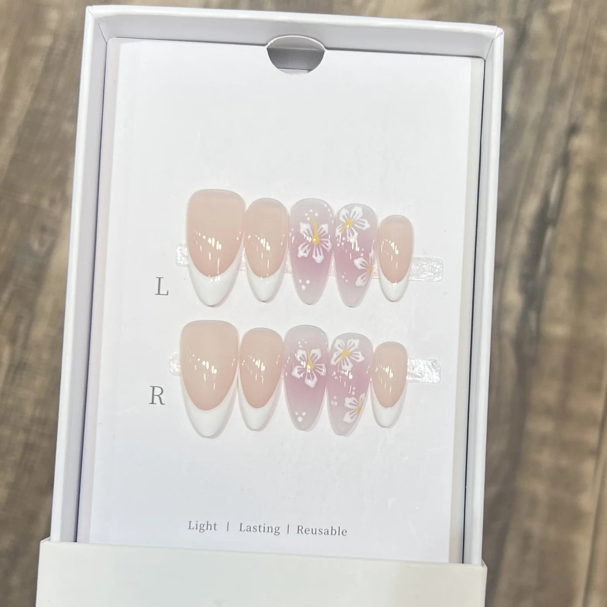 Press-On Nails Floral Accent Reusable Long-Lasting Hold