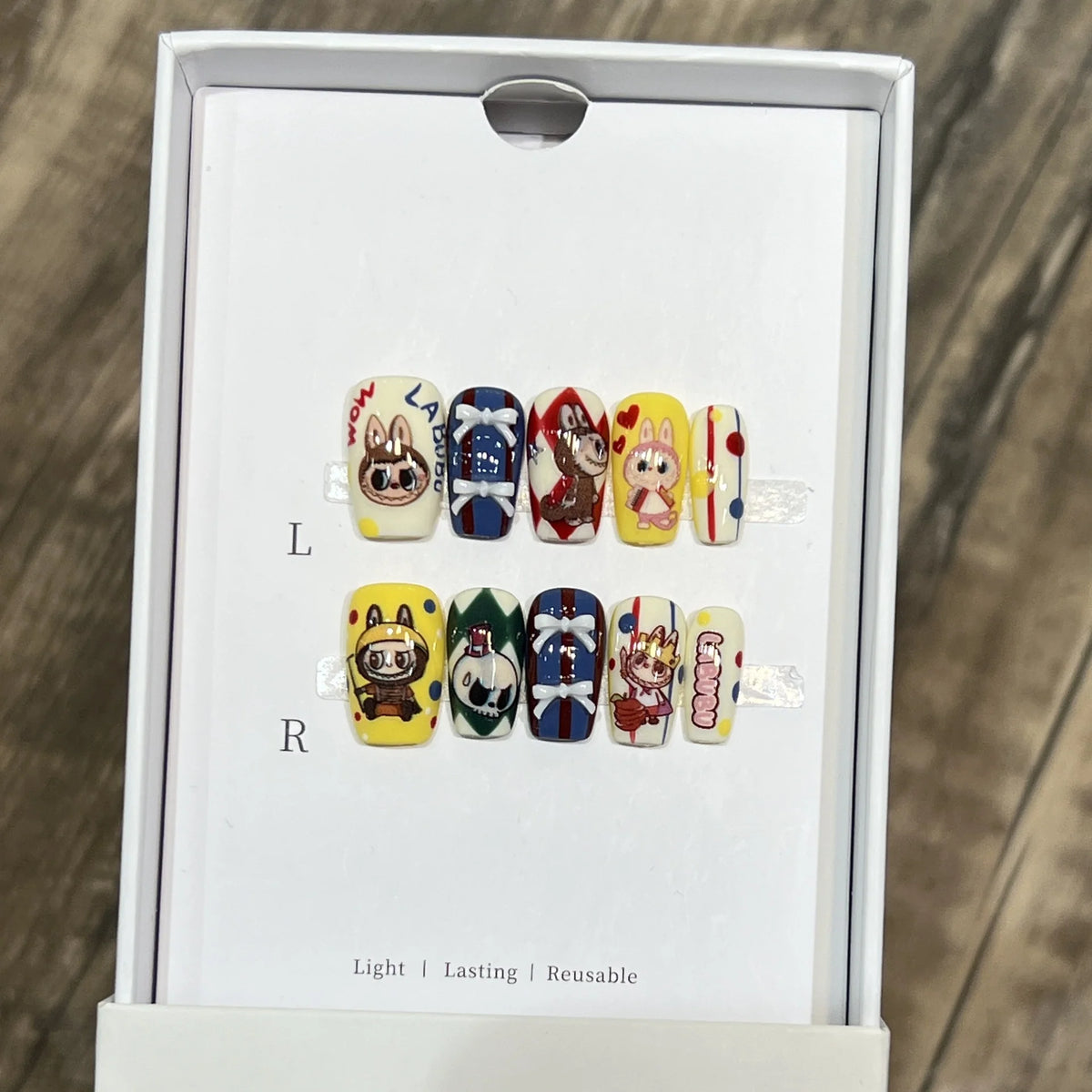 Press-On Nails Floral Accent Reusable Long-Lasting Hold