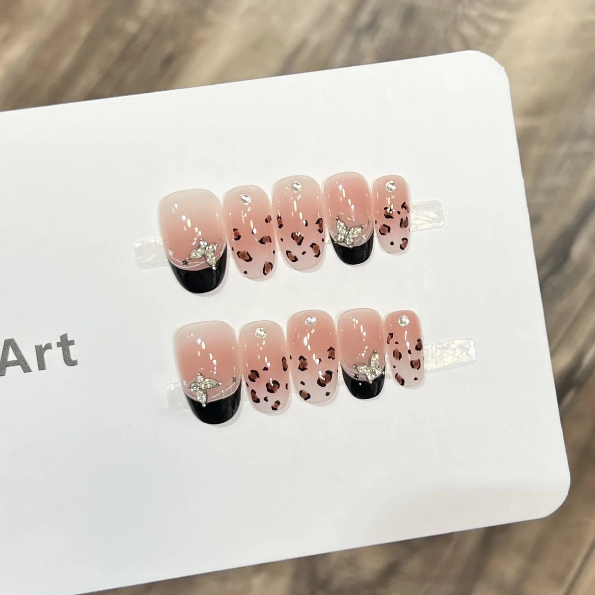 Press-On Nails Floral Accent Reusable Long-Lasting Hold