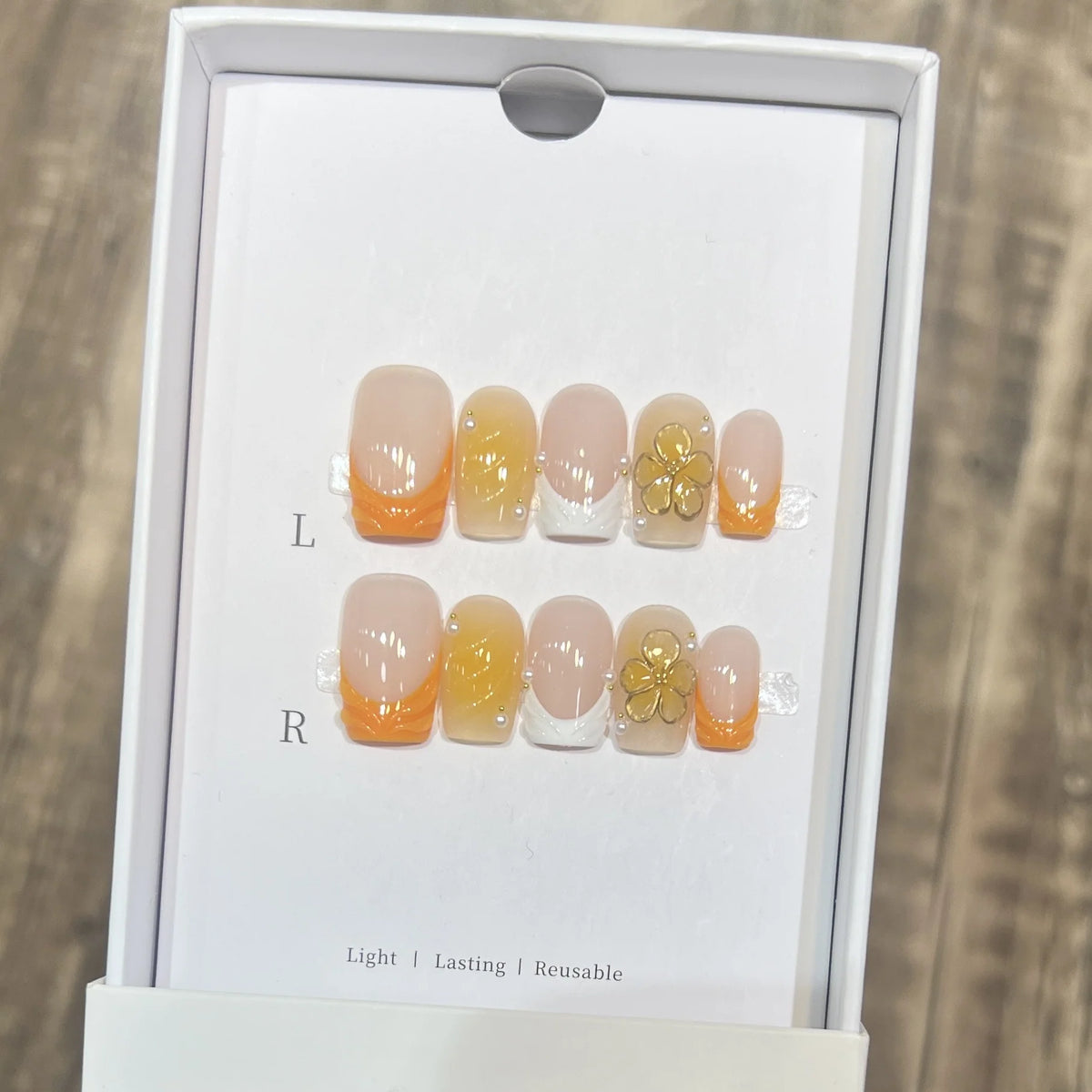 Press-On Nails Floral Accent Reusable Long-Lasting Hold