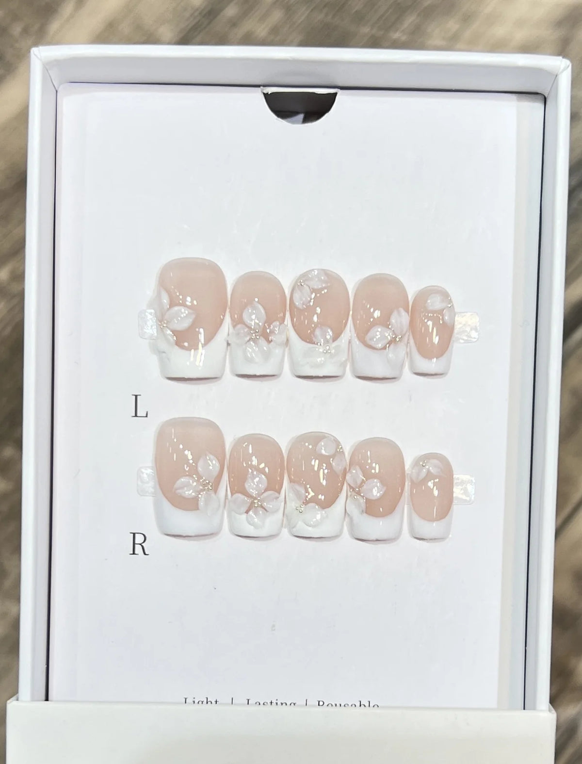 Press-On Nails Floral Accent Reusable Long-Lasting Hold
