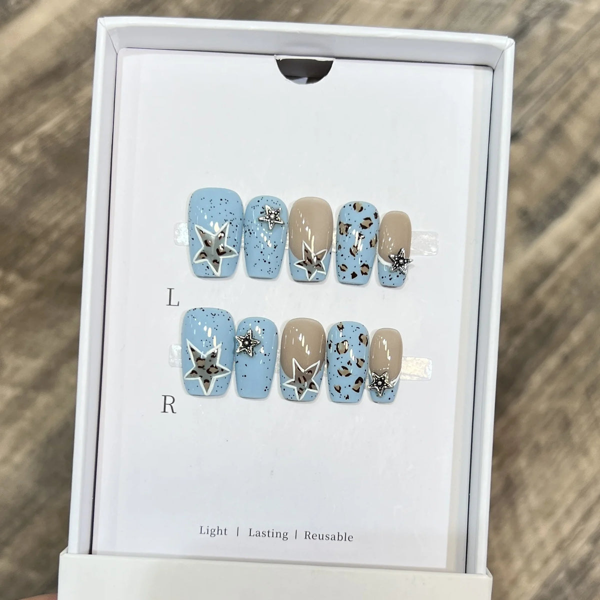 Press-On Nails Floral Accent Reusable Long-Lasting Hold