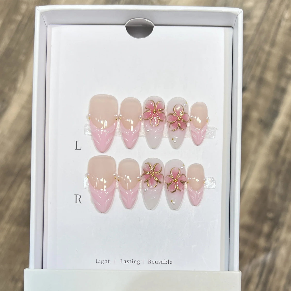 Press-On Nails Floral Accent Reusable Long-Lasting Hold