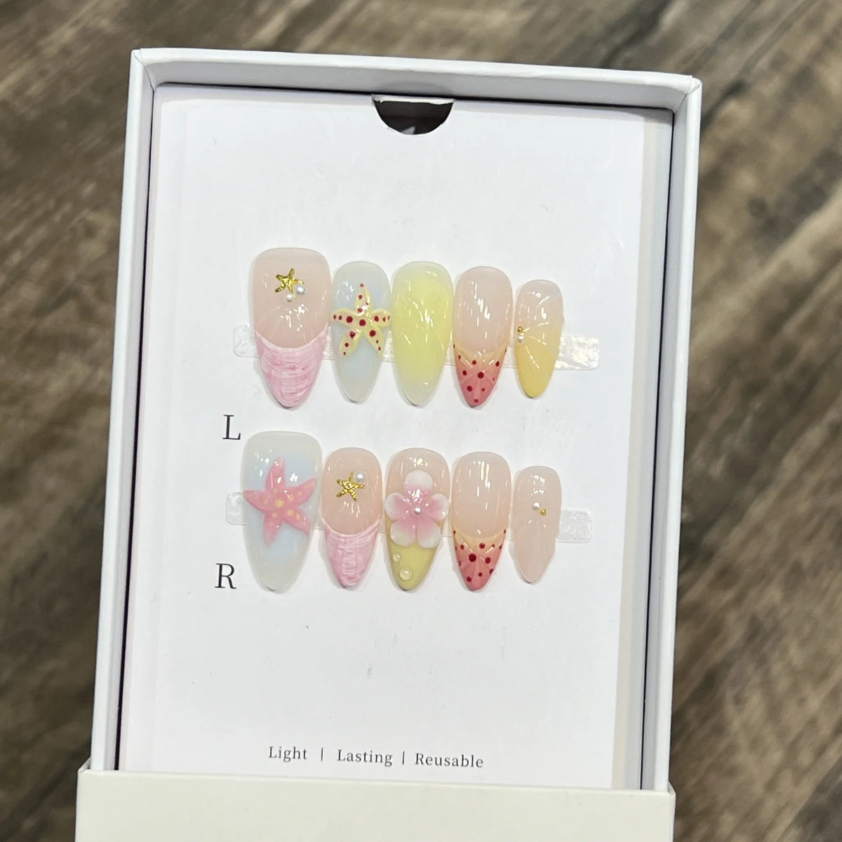 Press-On Nails Floral Accent Reusable Long-Lasting Hold