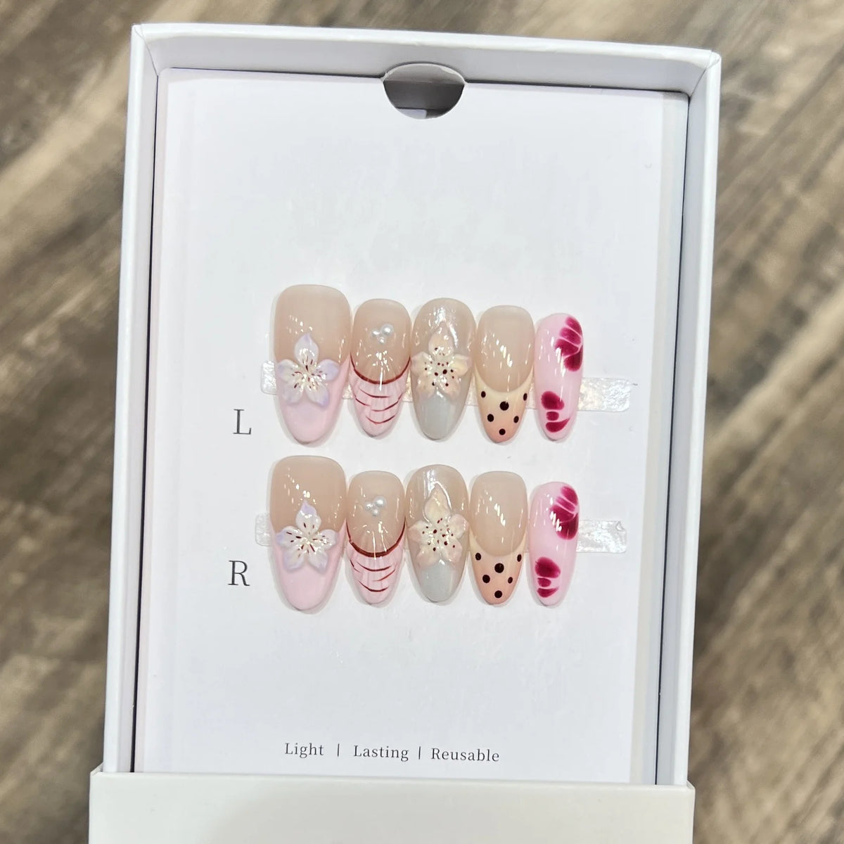 Press-On Nails Floral Accent Reusable Long-Lasting Hold