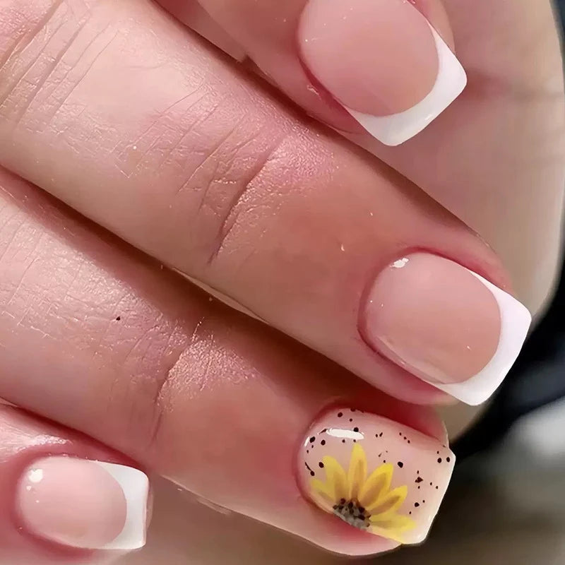Press-On Nails Floral Design Easy Application 24 Piece