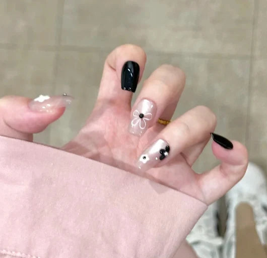 Press-On Nails Floral Design Easy Application & Flexible Fit