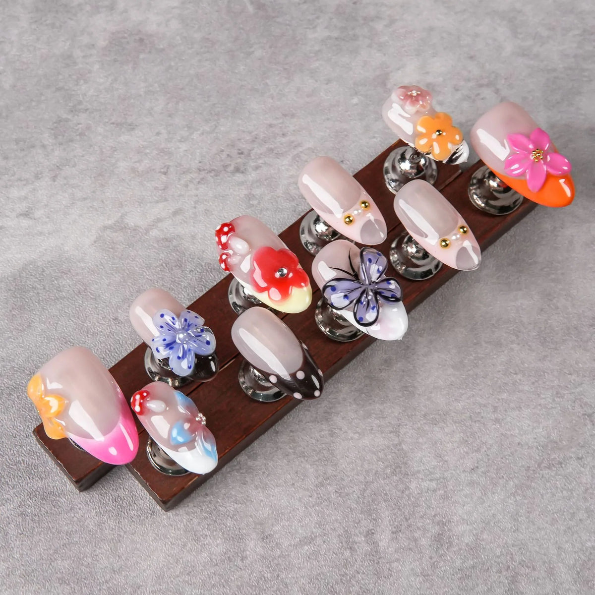 Press-On Nails Floral Design Easy Application & Long-Lasting