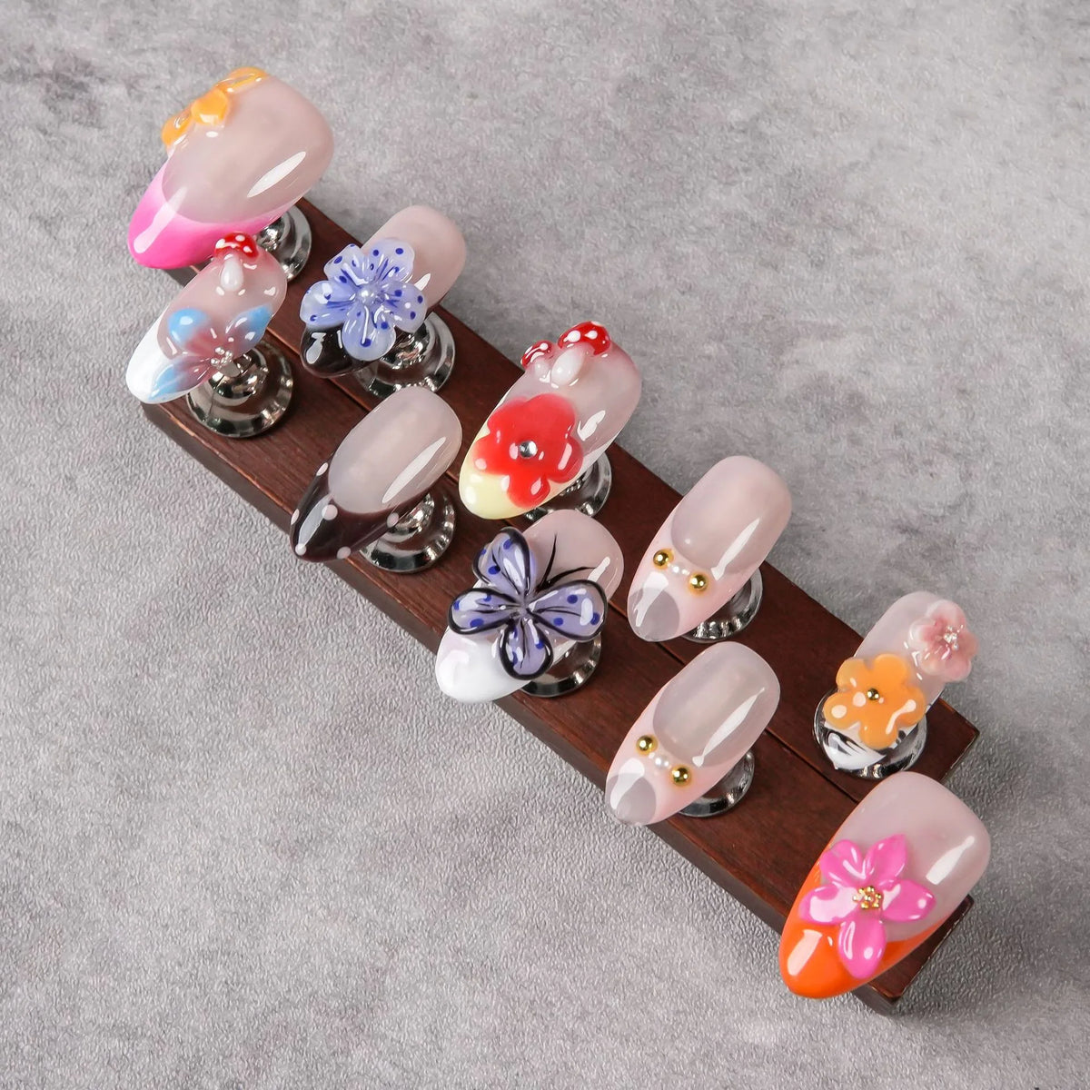 Press-On Nails Floral Design Easy Application & Long-Lasting