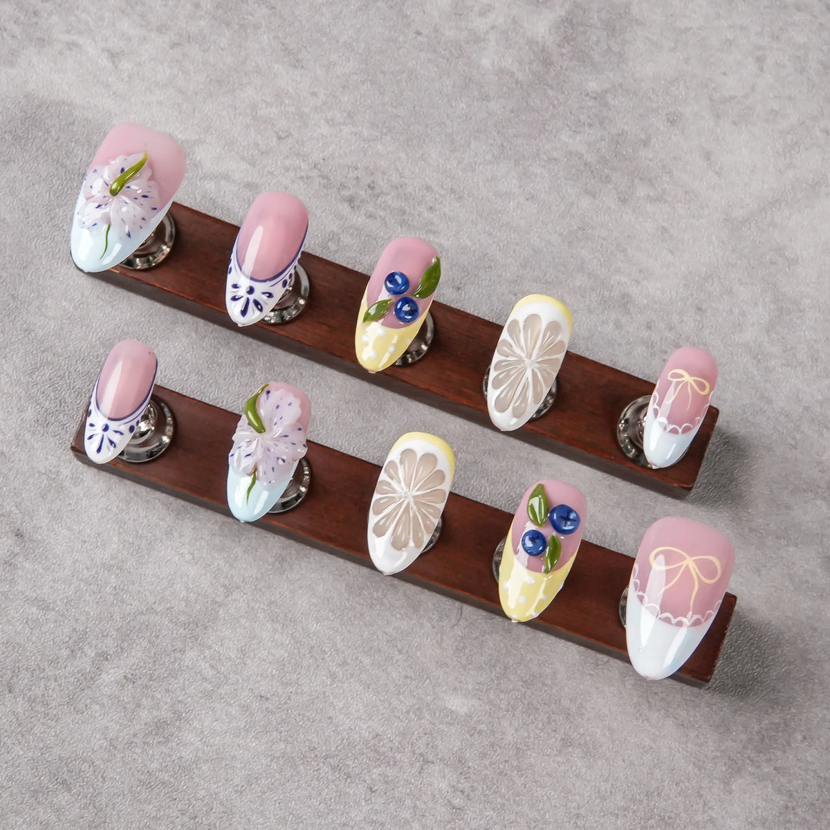 Press-On Nails Floral Design Easy Application & Long-Lasting Wear