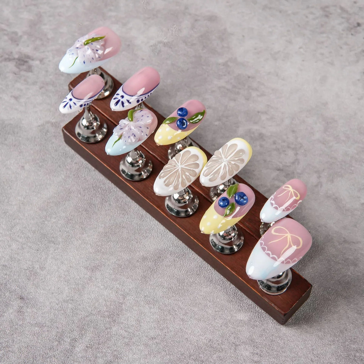 Press-On Nails Floral Design Easy Application & Long-Lasting Wear