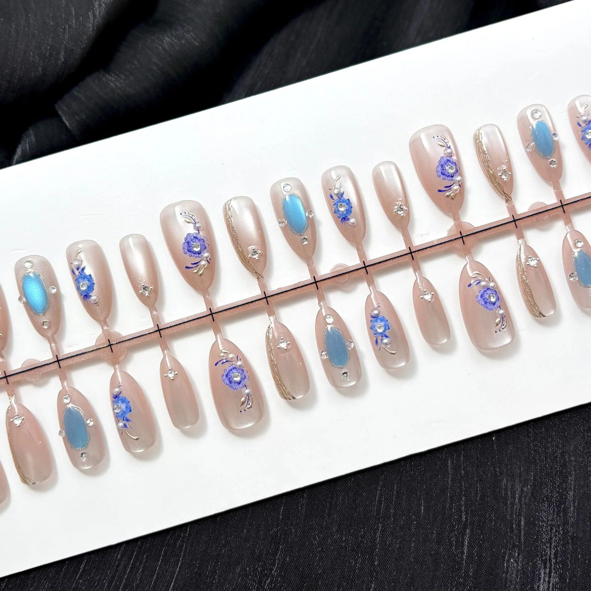 Press-On Nails Floral Design Glossy Finish & Multiple Sizes