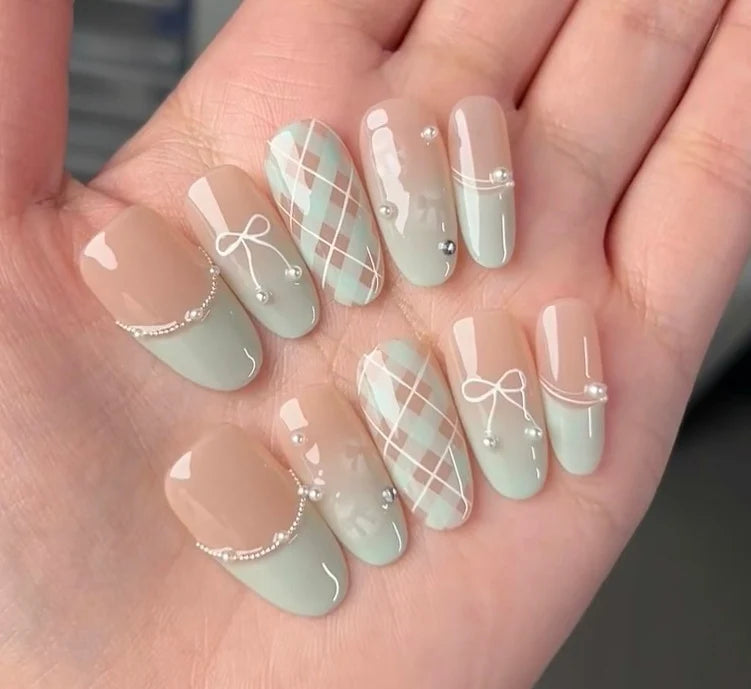 Press-On Nails Floral Design Glue-Free Instant Manicure
