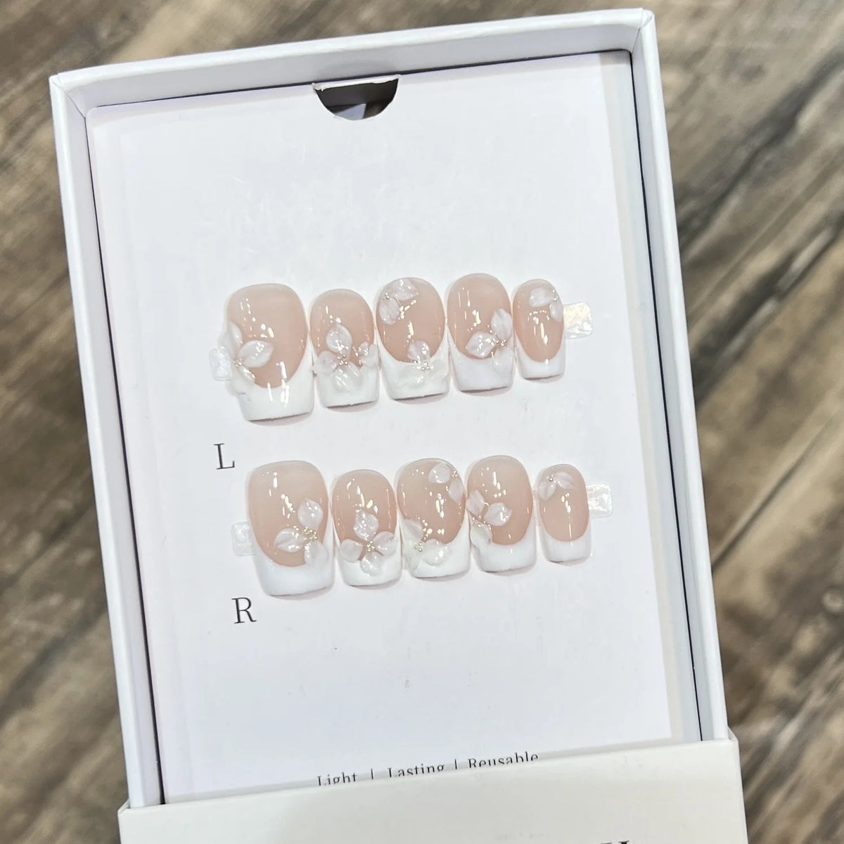 Press-On Nails Floral Design Reusable & Lightweight