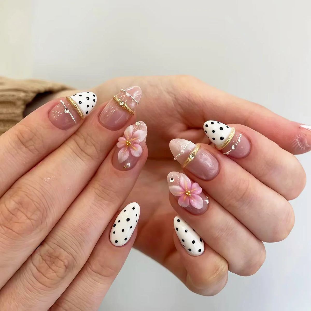 Press-On Nails Floral Embellished Reusable & Comfortable Fit