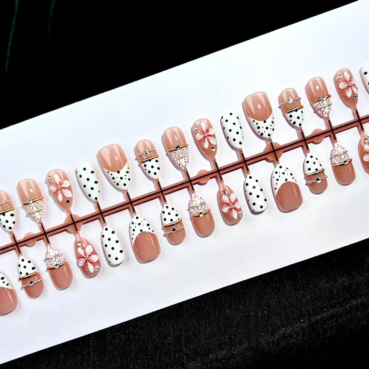 Press-On Nails Floral Embellished Reusable & Comfortable Fit