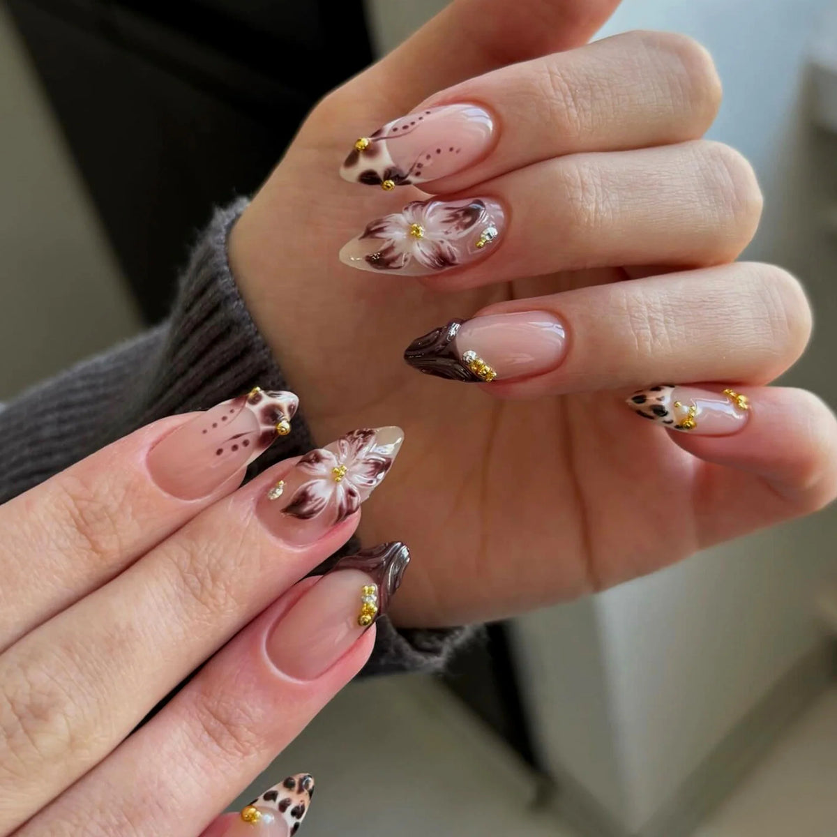Press-On Nails Floral Embellished Reusable Set