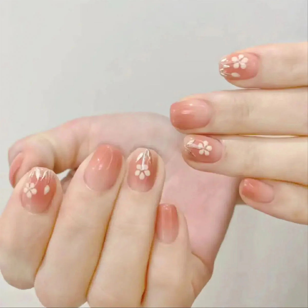 Press-On Nails Floral Peel & Stick Flexible Fit