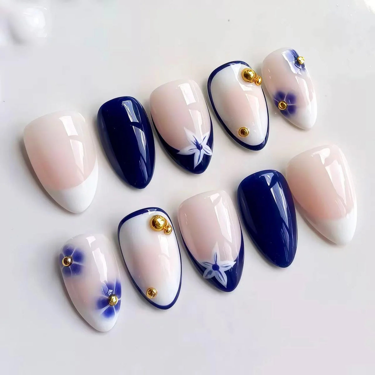 Press-On Nails Floral & Star Embellished Multiple Sizes