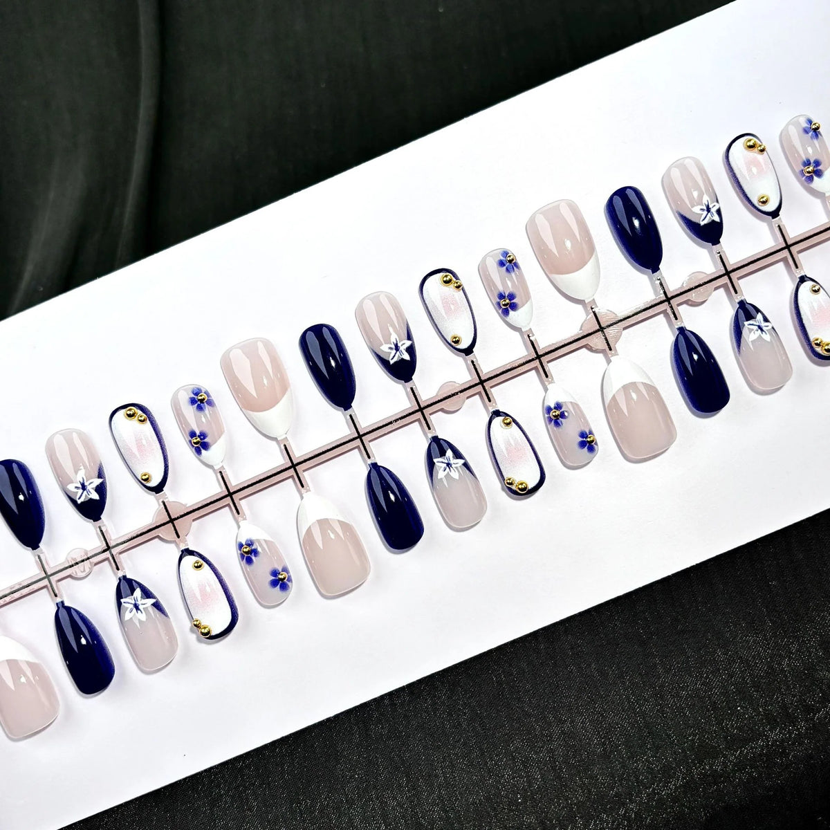 Press-On Nails Floral & Star Embellished Multiple Sizes