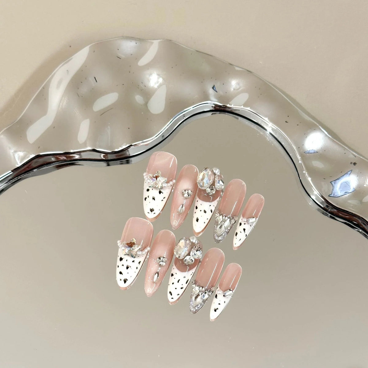Press-On Nails French Tip Artistic Designs & Easy Application
