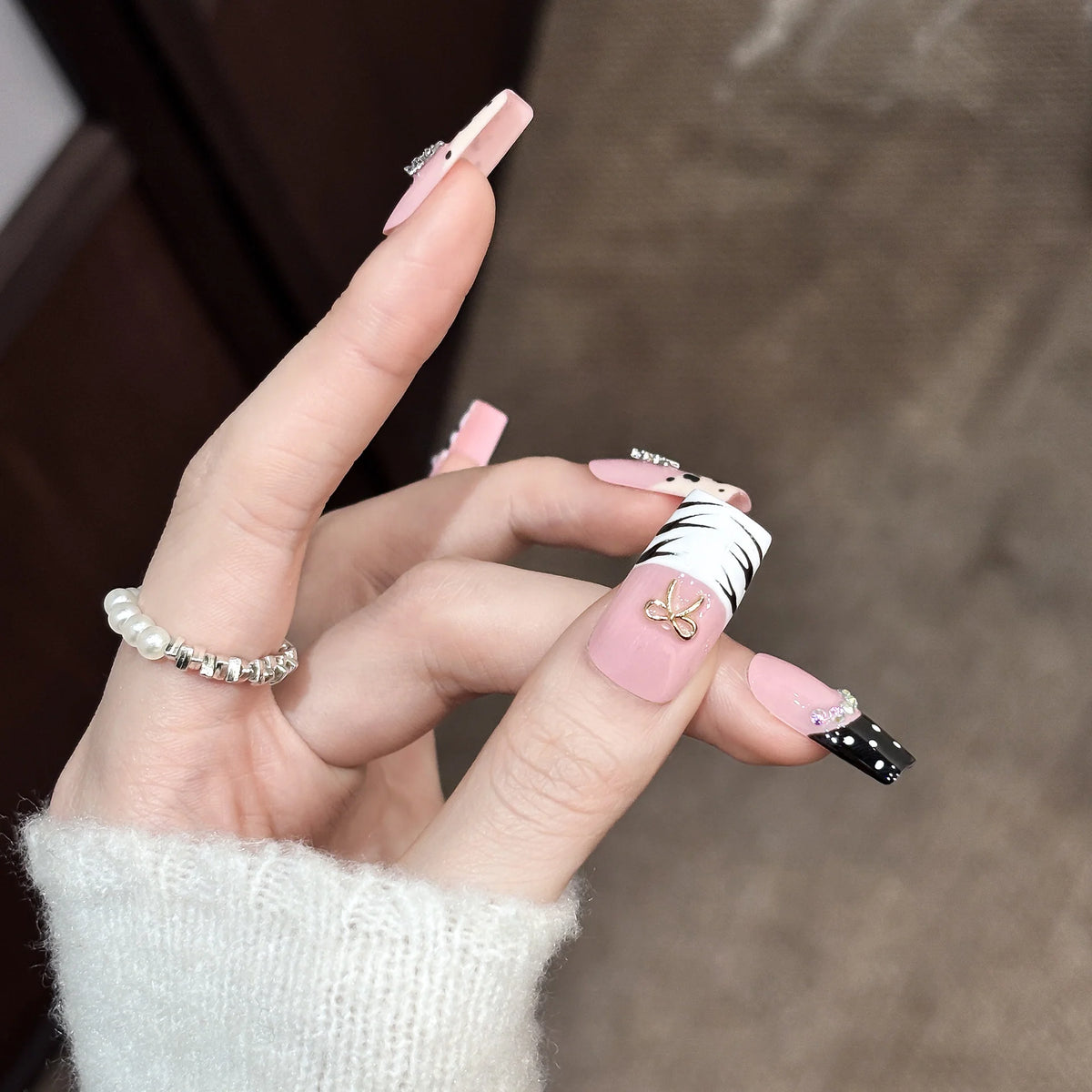 Press-On Nails Gem-Accented Peel & Stick