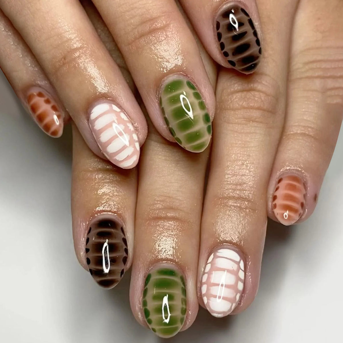 Press-On Nails Handcrafted Glossy Finish Easy Apply & Remove