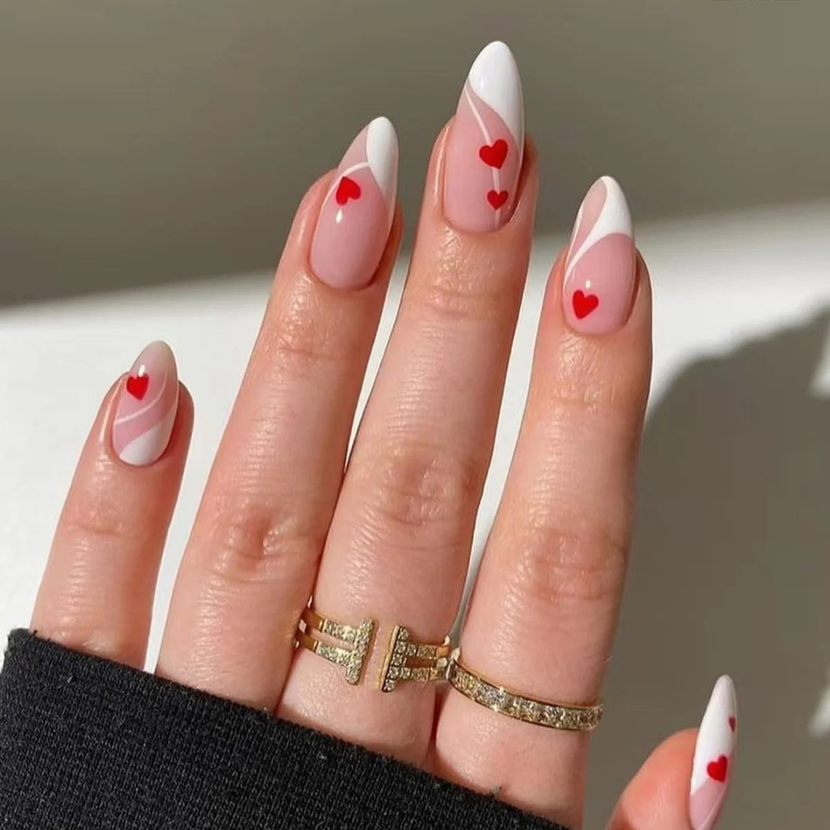 Press-On Nails Heart-Patterned Self-Adhesive & Long-Lasting